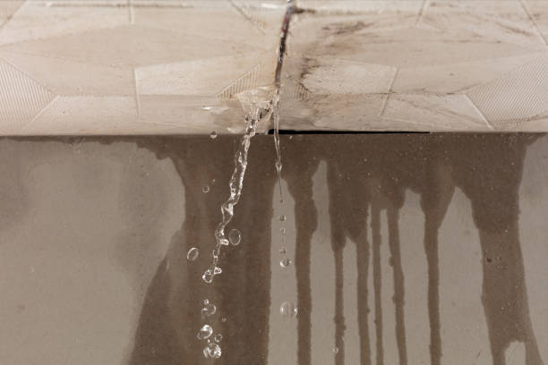 Professional Sewage Cleanup technician working in Chattanooga, OK